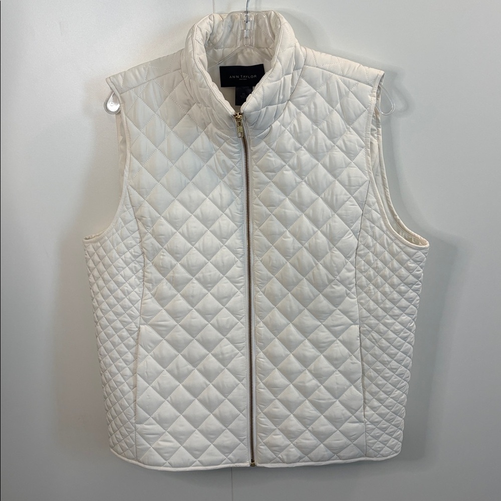 Ann Taylor White Quilted Zip-Front Vest